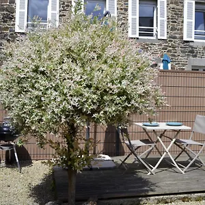 Charmante Petite Maison Proche Du Port, Maison 7 Hébergement de vacances